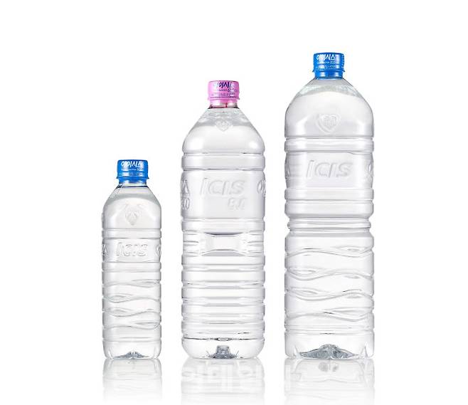 무라벨생수 아이시스 에코 3종(사진=롯데칠성음료)