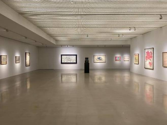 아라리오갤러리 천안서 열리는 충남 작가 소장전 '낯익은 해후' 전경.(아라리오갤러리 제공)© 뉴스1