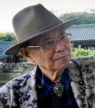 한국 펜화를 대표하는 김영택 화백이 13일 별세했다. 사진은 김 화백이 자주 머무르던 해남 미황사에서의 생전 모습이다. 사진작가 김녕만 촬영.