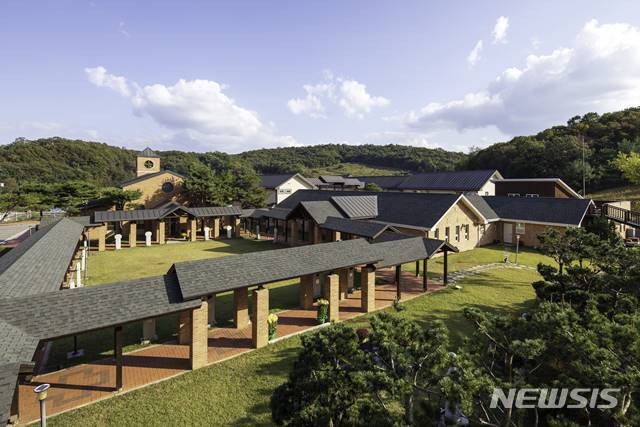 [서울=뉴시스]성 아우구스띠노 수도회 연천 수도원(착한 의견의 성모 수도원)(사진=한국천주교주교회의 제공)2020.01.14 photo@newsis.com