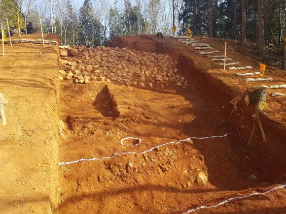 1월 14일 일반인에게 공개된 소가야 유적 고성 만림산 토성. &copy;고성군