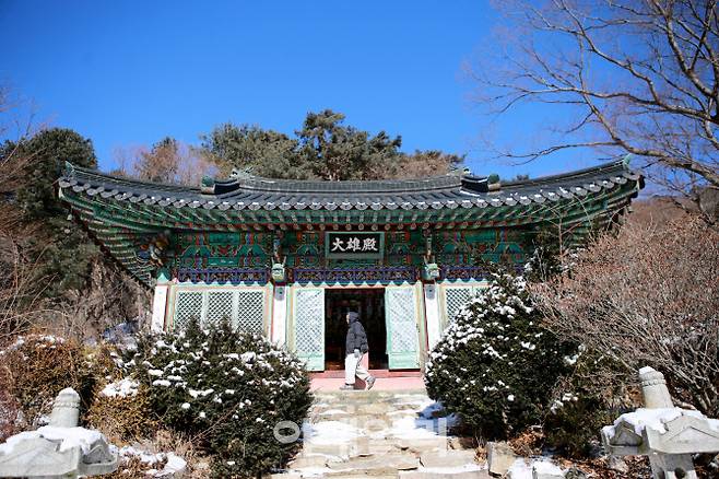 궁예가 창건한 사찰로 알려진 흥국사