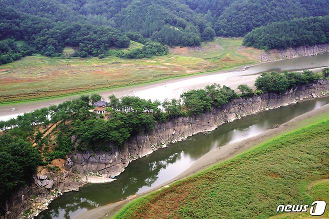 충북 옥천군 군북면 추소리에 위치한 부소담악 (옥천군 제공)© 뉴스1