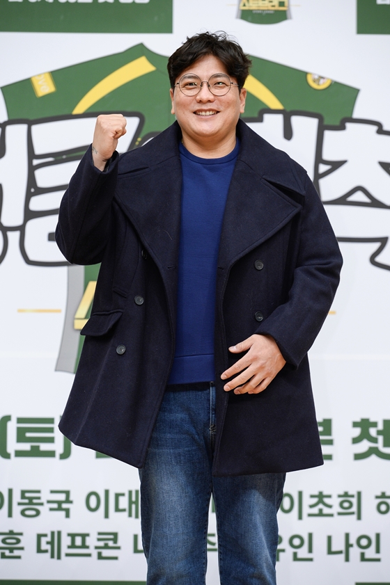 SBS '정글의 법칙-스토브리그'에 출연한 전 야구 선수 김태균/사진제공=SBS