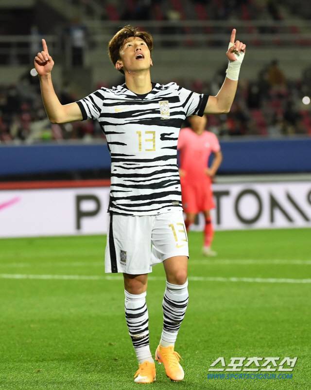축구국가대표팀과 올림픽대표팀의 스페셜매치 2차전이 12일 오후 고양종합운동장에서 열렸다. 국가대표팀 이영재가 추가골을 넣은 뒤 기뻐하고 있다. 고양=박재만 기자 pjm@sportschosun.com/2020.10.12/