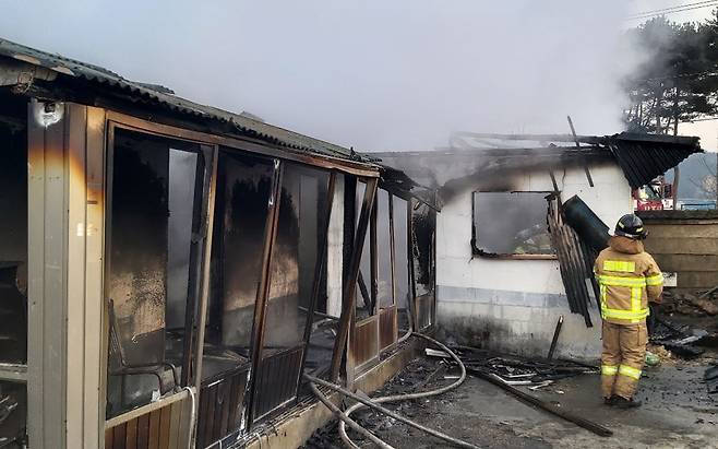 강원 홍천군 홍천읍 하오안리 주택 화재 [강원도소방본부 제공.재판매 및 DB 금지]