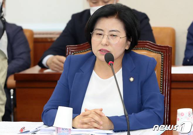 양경숙 더불어민주당 의원. 2020.6.17/뉴스1 © News1 박세연 기자