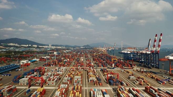 전남도가 광양항에 추진된 해양산업클러스터 사업 완료로 새로운 해양 블루오션 창출을 기대한다. 사진은 '광양컨테이너부두 전경'. /사진=전남도
