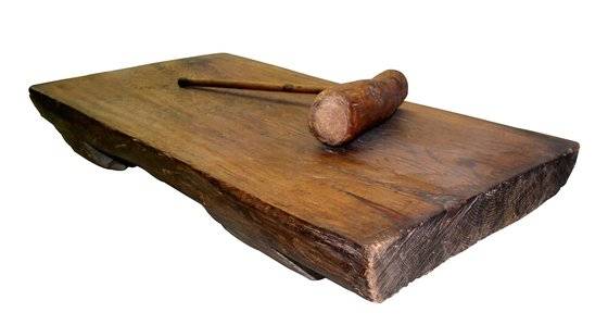 인절미·절편 등 치는 떡을 만들 때 사용하는 떡메와 떡판. [떡 박물관 제공]