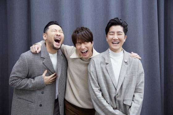 그룹 에픽하이(EPIK HIGH)가 18일 오후 온라인으로 진행된 정규 10집 'Epik High Is Here'의 첫 번째 앨범 'Epik High Is Here 上 (에픽하이 이즈 히어 上)' 발매기념 기자간담회에 참석해 포즈를 취하고 있다. / 사진제공 = 아워즈 / 사진=김창현 기자 chmt@