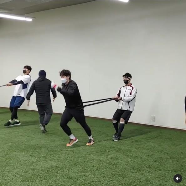 제주도 서귀포에서 훈련하는 선수들 [김용일 LG 트윈스 트레이닝코치 인스타그램 캡처. 재판매 및 DB금지]