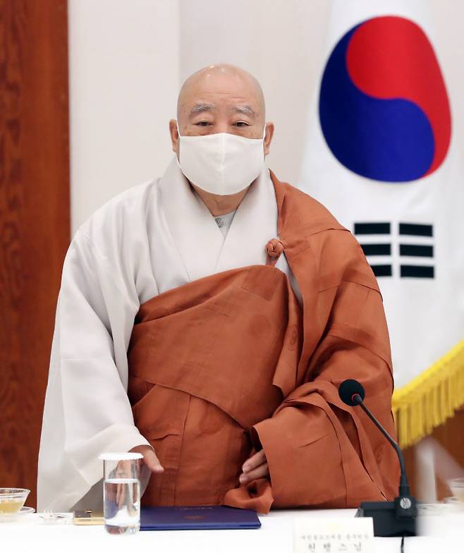 대한불교조계종 총무원장 원행 스님은 19일 오전 11시 서울 종로구 한국불교역사문화기념관 4층 로비에서 열린 신년 기자 간담회에서 “종교의 사회적 신뢰 회복을 위해 범 종교계가 노력할 것”이라고 밝혔다.(사진=연합뉴스)