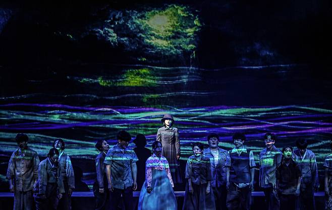 지난 15일 국립극장 달오름극장서 있은 <명색이 아프레걸> 리허설 모습. 국립극장 제공