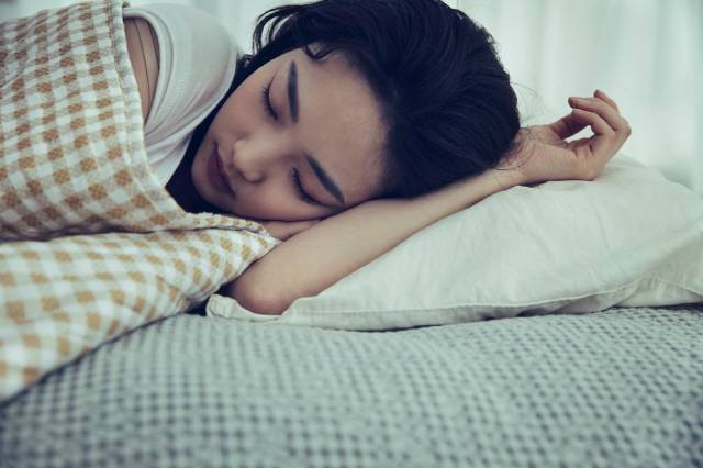 전기장판을 틀고 잔다면, 자기 전 끄고 자는 게 좋다./사진=클립아트코리아