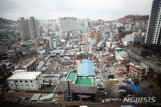 [서울=뉴시스]김선웅 기자 = 서울 동작구 흑석2구역의 모습. 2021.01.15. mangusta@newsis.com