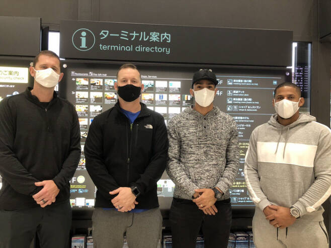 일본프로야구 한신 제리 샌즈(왼쪽에서 두번째). 한신 트위터 캡처