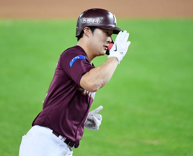 김하성의 경례 세리머니. 정재근 기자 cjg@sportschosun.com