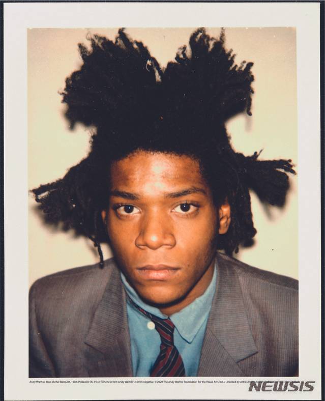 [서울=뉴시스] Andy Warhol. Jean Michel Basquiat, 1982. Polacolor ER, 4¼×3⅜inches