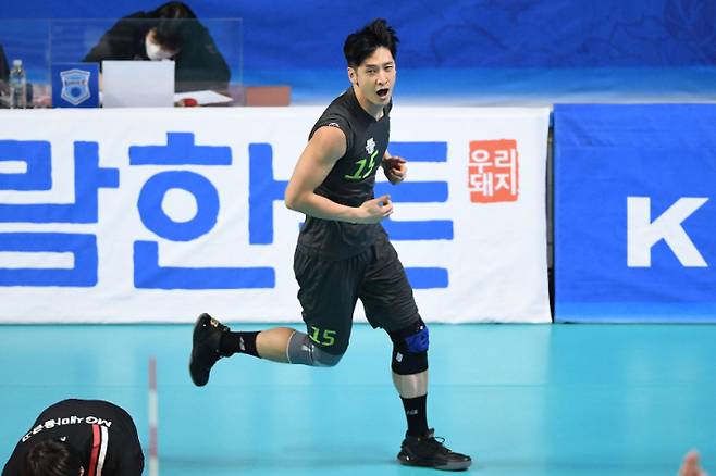 문성민은 지난 시즌이 끝난 뒤 4월에 무릎 수술을 받았고, 20일 우리카드 원정이 이번 시즌 첫 출전이다. 한국배구연맹 제공