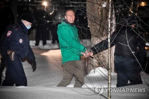 호송되는 나발니 [AFP=연합뉴스 자료사진]