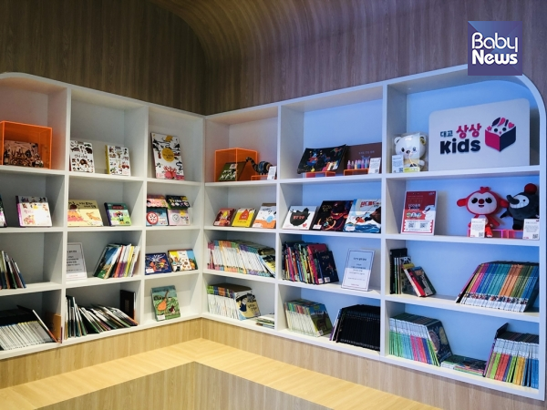 대교가 독서 체험 공간 '상상kids 그림책 도서관'을 연다. 사진은 안성스타필드 컬쳐클럽 상상kids 그림책 도서관 모습. ⓒ대교