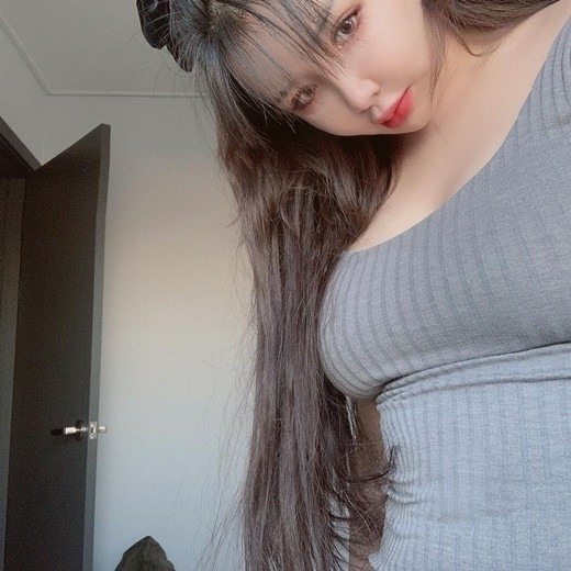 박봄이 사진을 통해 근황을 알렸다.사진=박봄 SNS