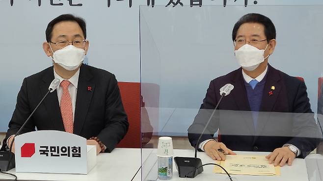 김영록 전라남도지사는 21일 국회에서 주호영 국민의힘 원내대표를 만나 지역 핵심 현안에 대한 지원과 협조를 요청했다. 전라남도 제공