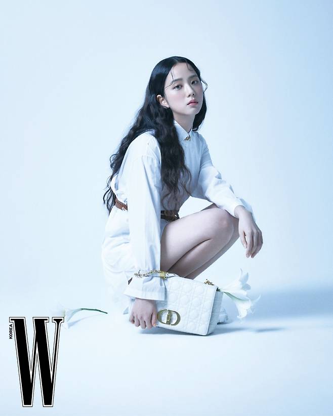 블랙핑크 지수, 디올과 더블유 코리아 2월호 커버 장식
