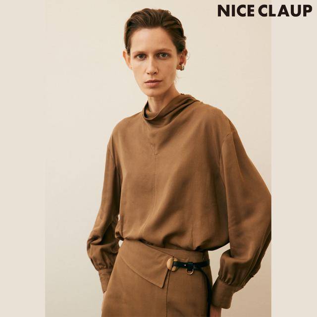 22일부터 롯데온에서 진행되는 롯데GFR '패밀리 세일' 참여 브랜드인 나이스크랍의 블라우스. 행사 기간 동안 9만4,530원에 판매한다. 롯데온 제공