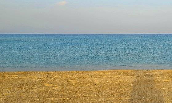 해 질 무렵의 대진 해변. 바다는 언제나 청춘을 부른다.