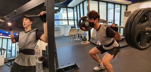 체력훈련에 열심인 변진재. [사진=KPGA]