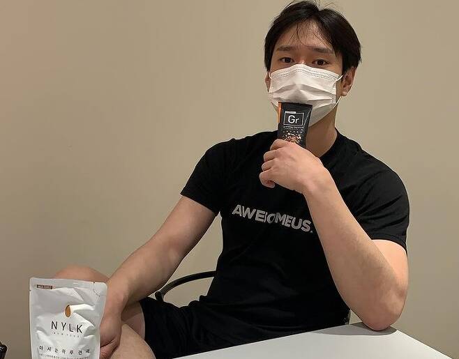On the 21st, Go Kyung-pyo posted a picture on his Instagram with the phrase Finally ... after ... its been a long time ....Go Kyung-pyo in the photo stared at the camera wearing a comfortable-looking short-sleeved T-shirt and Mask.Go Kyung-pyo boasted a warm visual even in a natural appearance that was not decorated.On the other hand, Go Kyung-pyo played the role of Lee Jung-hwan in the JTBC drama Private Life broadcast last year.