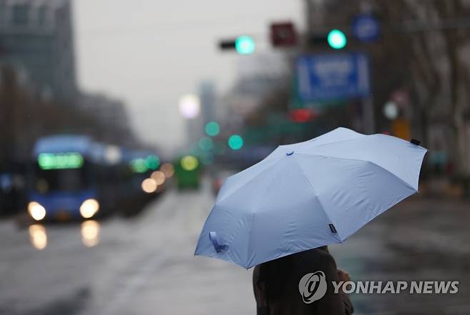 '겨울비 추적추적'…전국 흐리고 비 [연합뉴스 자료사진]
