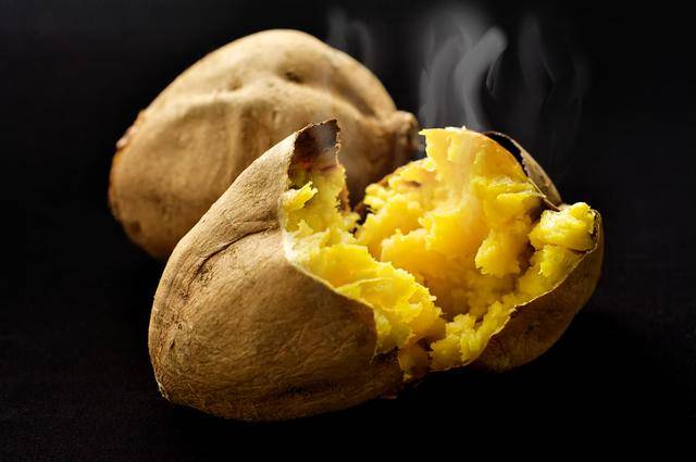 부드러우면서도 달콤한 '달수 고구마'가 유행이다. '이렇게 달 수가 없다'고 해서 이름이 '달수'가 된 고구마는 당도가 과일보다 2배가량 높다. 게티이미지뱅크