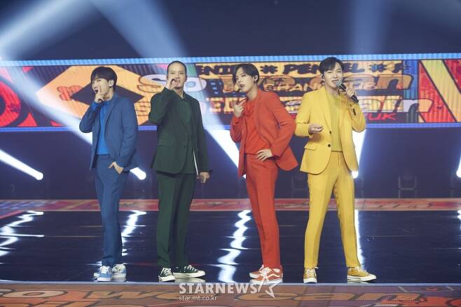 Group BtoB mammal is showing off its spectacular stage at 2021 BTOB 4U ONLINE CONCERT INSIDE which was held on Online Live on the afternoon of the 23rd./ Photos