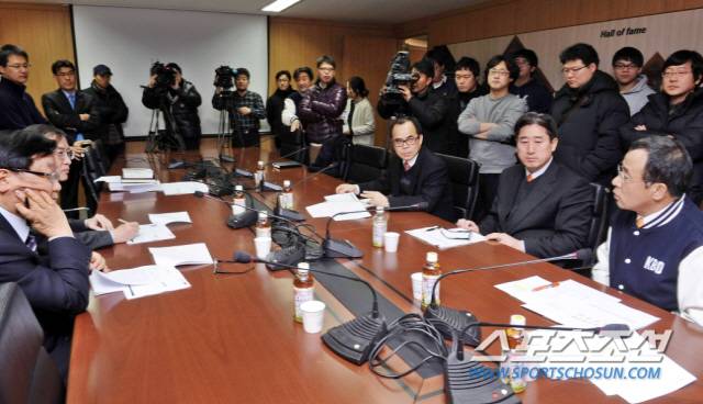 10년 전 KBO에서 열린 롯데 이대호에 대한 연봉조정위원회. KT 주 권 이전까지 KBO에서 마지막으로 열렸던  연봉조정위원회였다. 조병관 기자 rainmaker@sportschosun.com