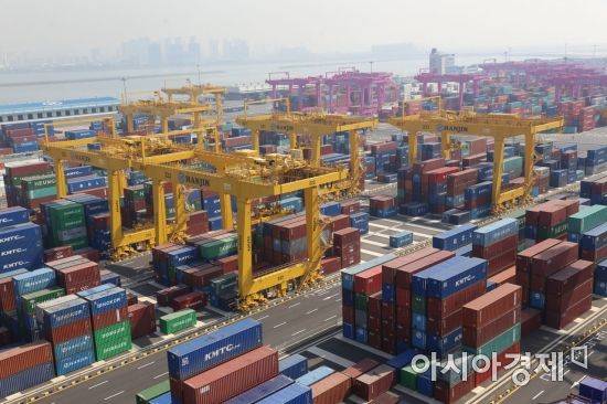 인천 신항 한진인천컨데이너터미널 [사진 제공=인천항만공사]