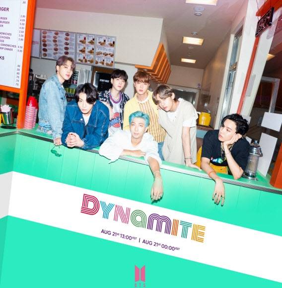 빌보드 ‘핫 100 차트’ 1위를 차지한 방탄소년단(BTS) 신곡 ‘다이너마이트’의 경제적 효과가 1조 7000억원에 이르는 것으로 집계됐다. 사진제공 빅히트엔터테인먼트