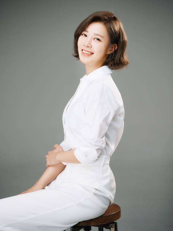 최윤영은 극중 연인 호흡을 맞춘 배우 유준상에 대해 "다음 작품에서 꼭 다시 만나고 싶은 파트너"라고 애정을 표했다. 제공|킹스랜드