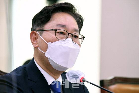 박범계 법무부 장관 후보자가 25일 오전 서울 여의도 국회 법제사법위원회에서 열린 인사청문회에 출석해 의원들의 질의에 답변하고 있다. (사진=노진환 기자)