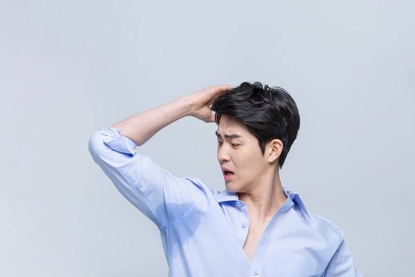 땀이 많이 나고 냄새가 심한 다한증과 액취증은 유전의 영향을 많이 받는다./사진=게티이미지뱅크
