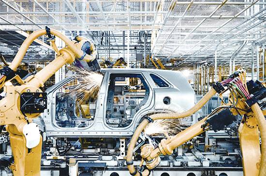 전기차가 글로벌 산업계의 화두로 떠오르면서 국내 증시에서도 관련 주식에 대한 투자자 관심이 높아지고 있다. 사진은 기아 미국 조지아 공장. <기아 제공>