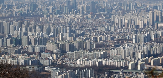 한국부동산원에 따르면 지난 18일 기준 수도권 아파트 매매수급지수는 전주보다 1.9포인트(p) 상승한 117.2를 기록, 역대 최고치를 나타냈다. /사진=뉴스1