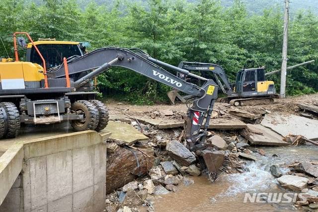 [음성=뉴시스]음성군 감곡면 농로 응급복구. (사진=음성군 제공) photo@newsis.com