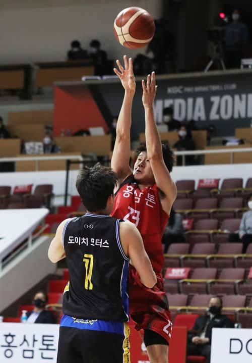 슛하는 KGC 전성현 (사진=연합뉴스)