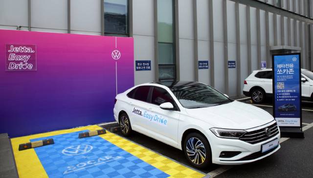 쏘카존에 폭스바겐 제타가 주차돼 있다./사진제공=폭스바겐
