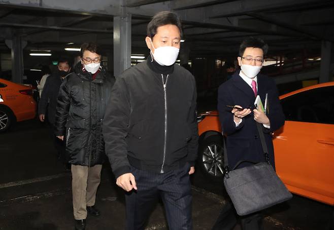서울시장 보궐선거 출마를 선언한 오세훈 전 서울시장이 26일 오후 서울 금천구 독산동 택시회사인 경복상운을 방문하고 있다. 2(사진=국회사진취재단)