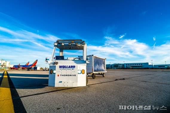 토르드라이브가 미국 신시내티/노던 켄터키 국제공항에서 시범운영 중인 '무인 자율주행 특수차량' 모습. 토르드라이브 제공