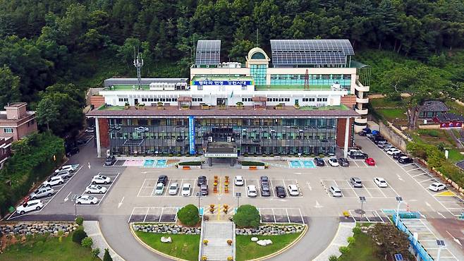 홍천군청 전경. 홍천군 제공