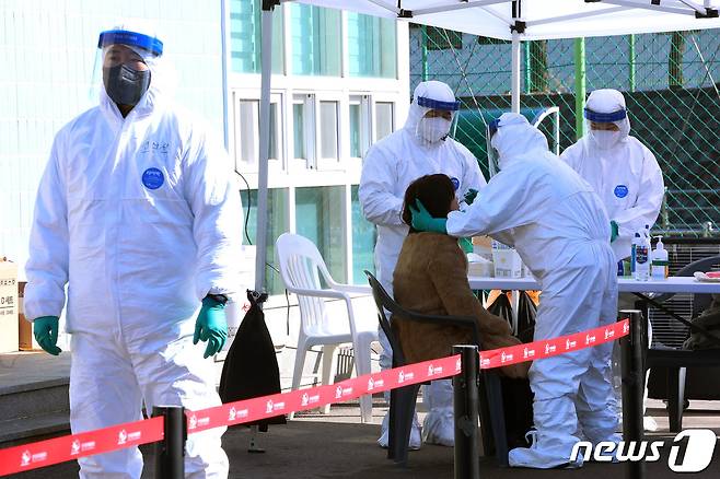 강원 인제 서화면 이동선별진료소. (인제군 제공)© 뉴스1